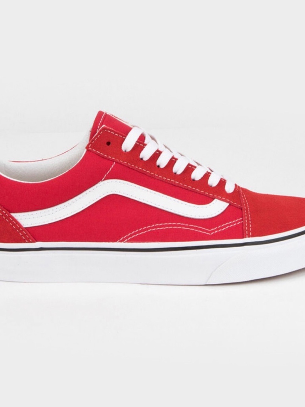 Vans women’s old skool sneakers in red size 7